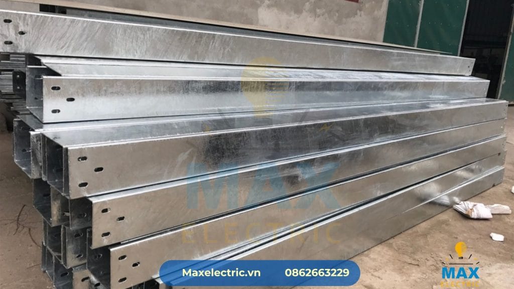 Lô thang máng cáp mạ kẽm nhúng nóng và Inox 304 siêu bền chuẩn bị xuất xưởng phục vụ dự án.