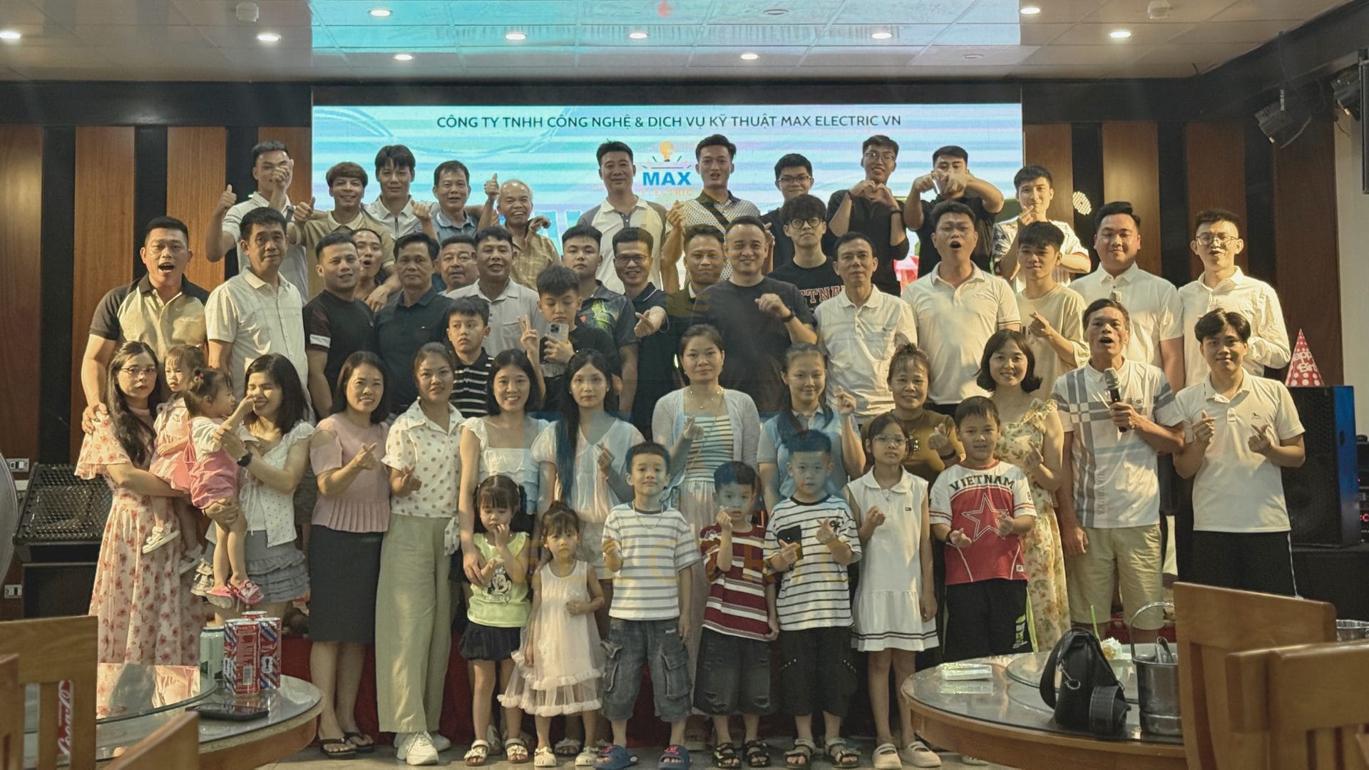 Tập thể Max Electric